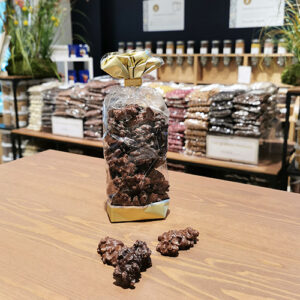 Granite assortment with 2 chocolates